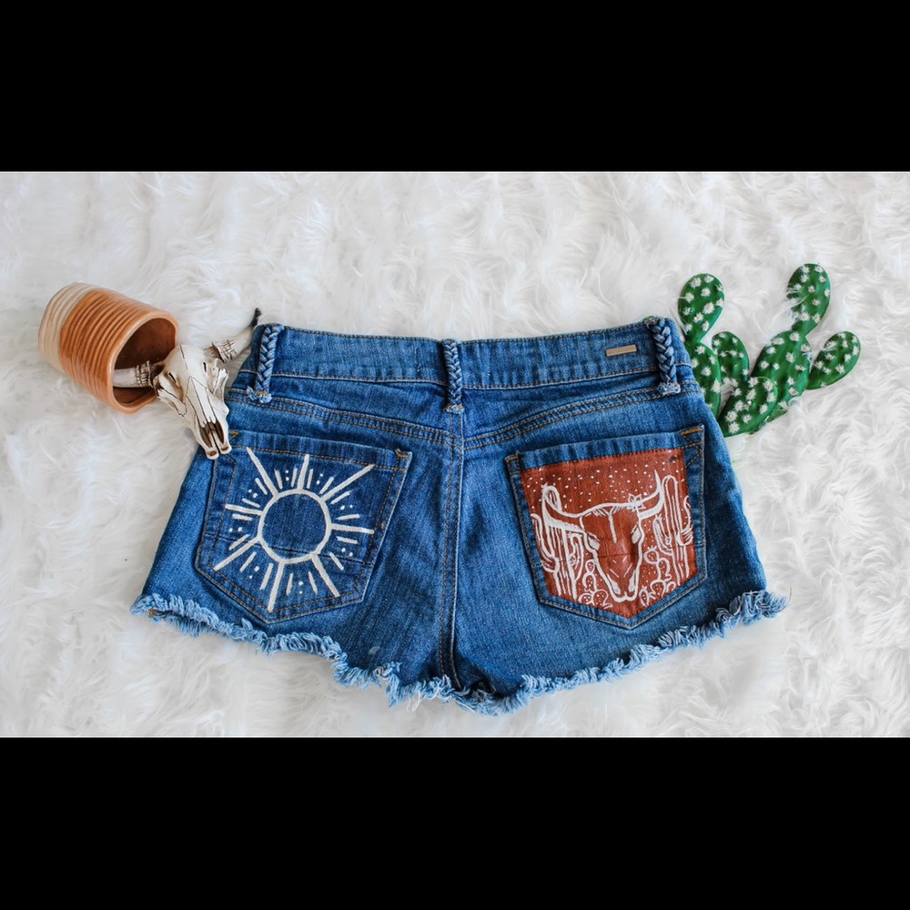 Kendall & Kylie cut off denim shorts